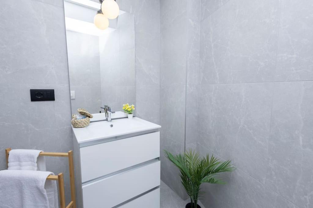 Darsena Charming Apartment By 101Flats Milan Bagian luar foto