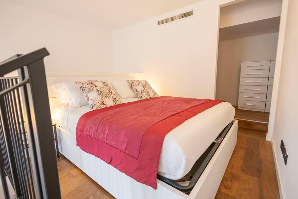 Darsena Charming Apartment By 101Flats Milan Bagian luar foto