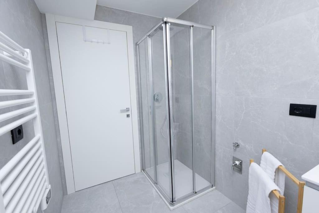 Darsena Charming Apartment By 101Flats Milan Bagian luar foto