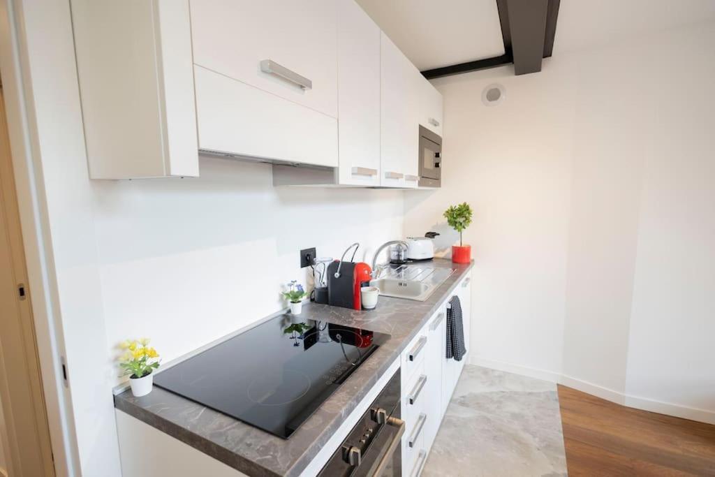 Darsena Charming Apartment By 101Flats Milan Bagian luar foto